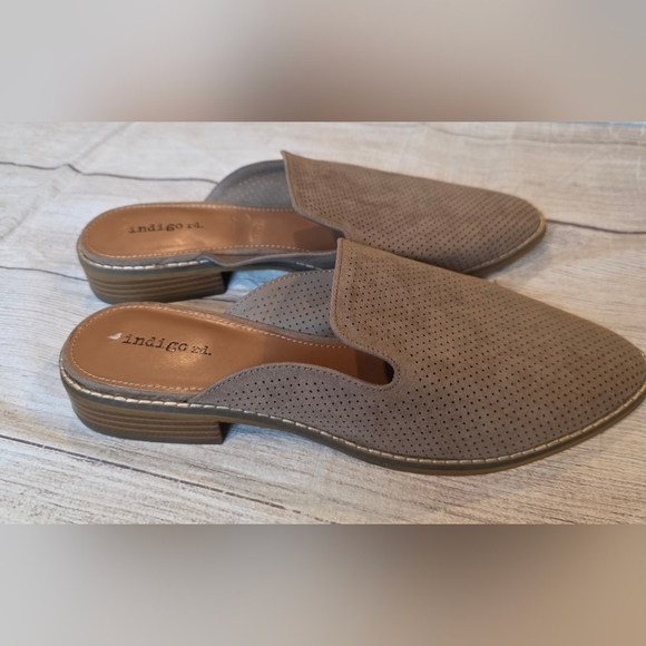 Indigo Shoes - Indigo Rd. Size 10 Hayze Faux Suede Perforated Slip On Taupe Mule Almond Toe New